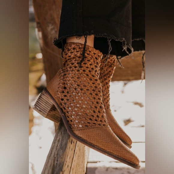 FREE PEOPLE | Size 39 | In the Loop Boot - Picture 2 of 10